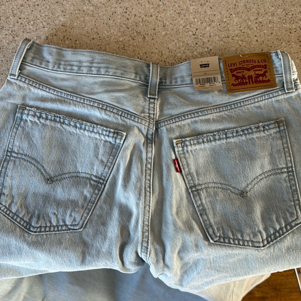 LEVIS SIZE 30 Low Pro fit NWT